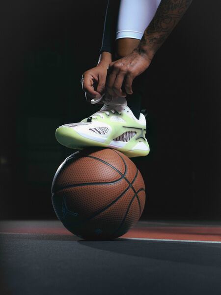 Jordan Heir レディース Jordan Heir: First Women's Basketball Shoe | Grailify